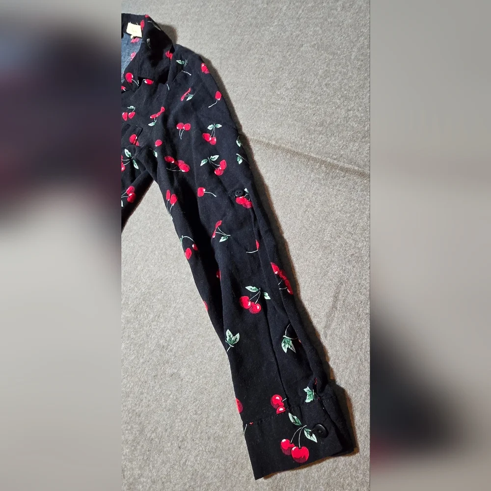 Love Notes Black Tied Shirt Cherry Design Small Long Sleeve/Roll Sleeve Light - Picture 4 of 11